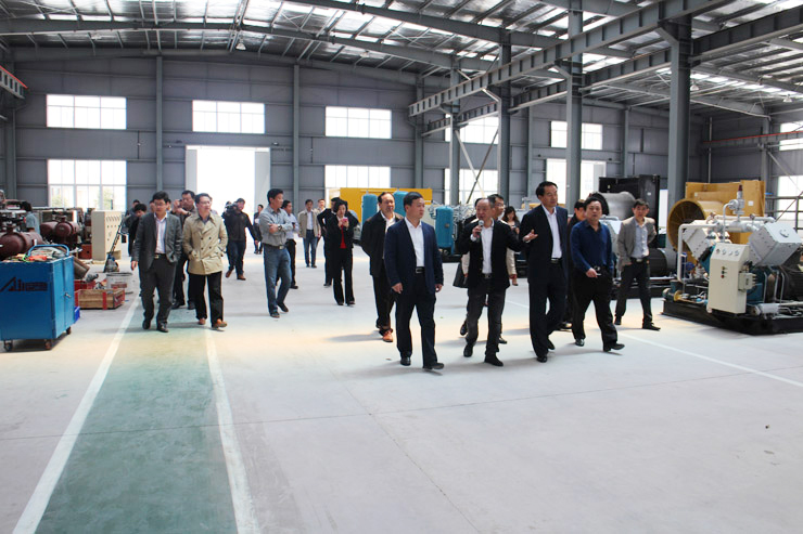 懷遠(yuǎn)縣領(lǐng)導(dǎo)視察蚌埠市聯(lián)合壓縮機(jī)制造有限公司